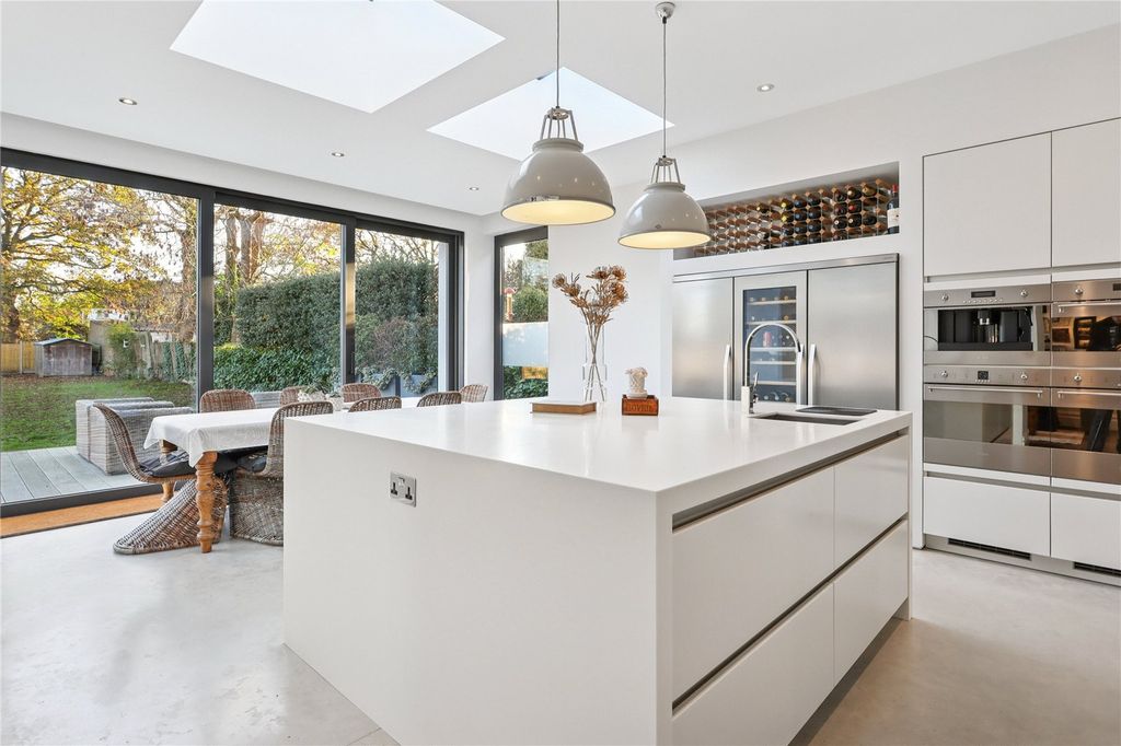 Additional image 4 of 6 bed semi-detached house for saleThetford Road, New Malden KT3