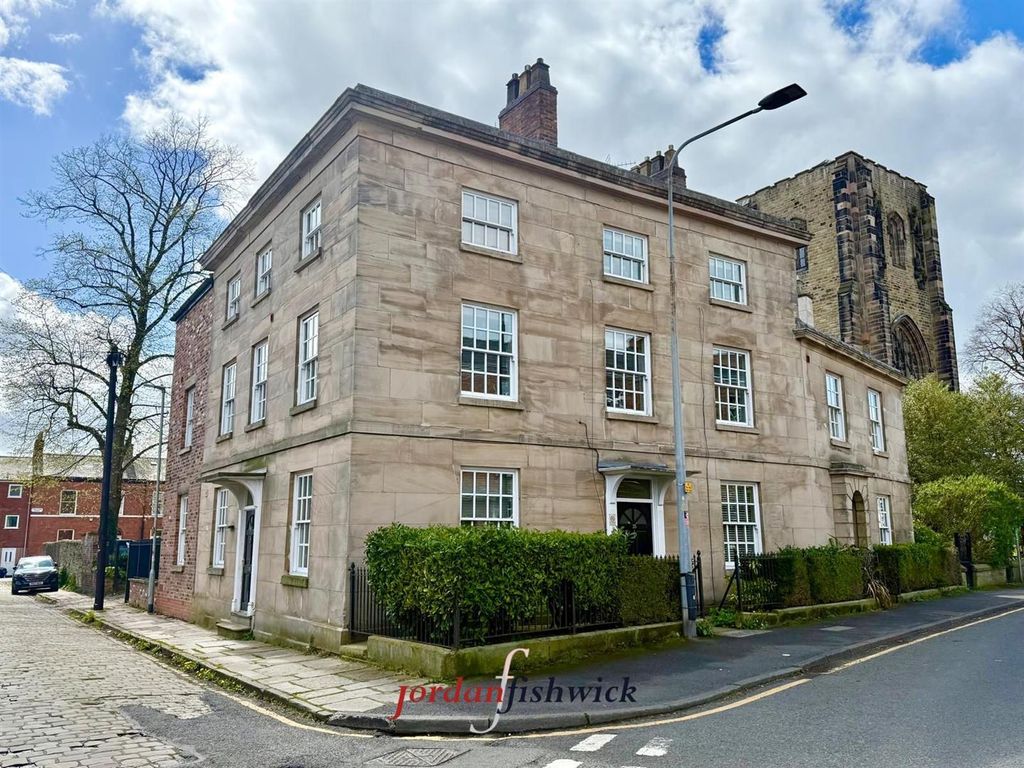 2 bed flat for saleSt Albans Place. Chester Road, Macclesfield SK11