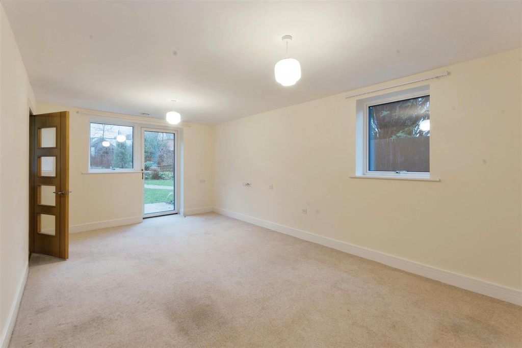 Additional image 3 of 2 bed flat for sale8 Westonia Court, 582-592 Wellingborough Road, Northampton NN3