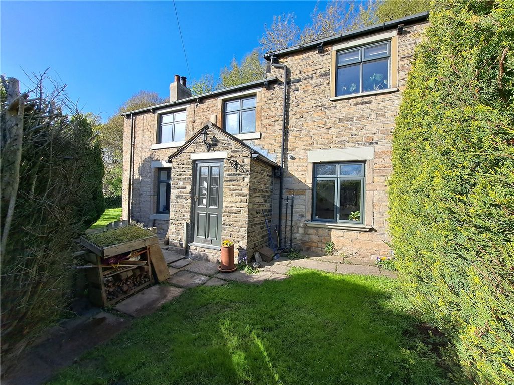 3 bed detached house for saleHuddersfield Road, Mirfield, West Yorkshire WF14