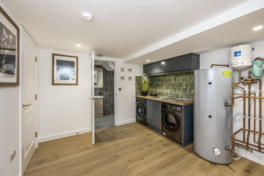 Additional image 17 of 3 bed town house for saleBrighton Road, Lancing BN15
