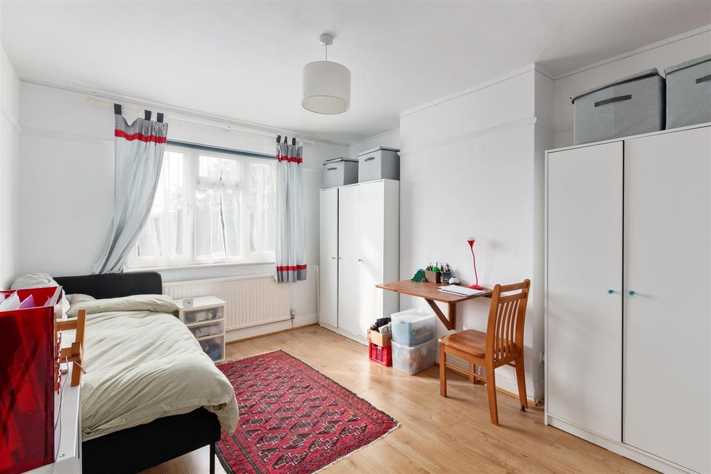 Additional image 8 of 4 bed property for saleWestcroft Gardens, Morden SM4