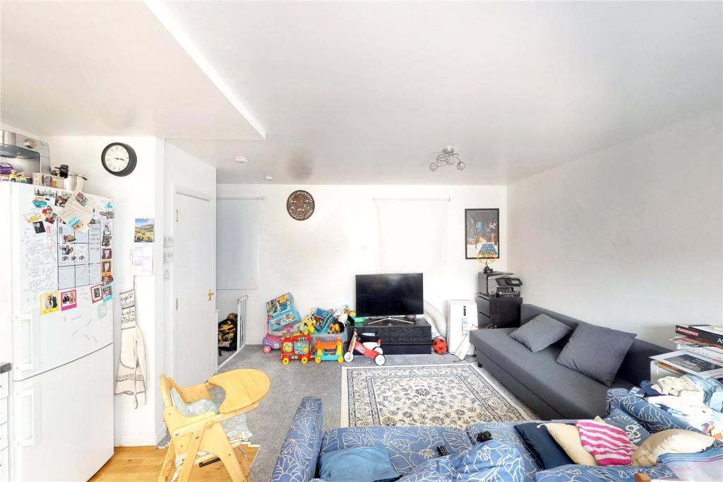 2 Bed Flat, Webber St, SE1, N1 7GU photo 3