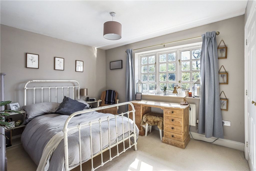 Additional image 13 of 6 bed detached house for saleKelham Gardens, Marlborough, Wiltshire SN8