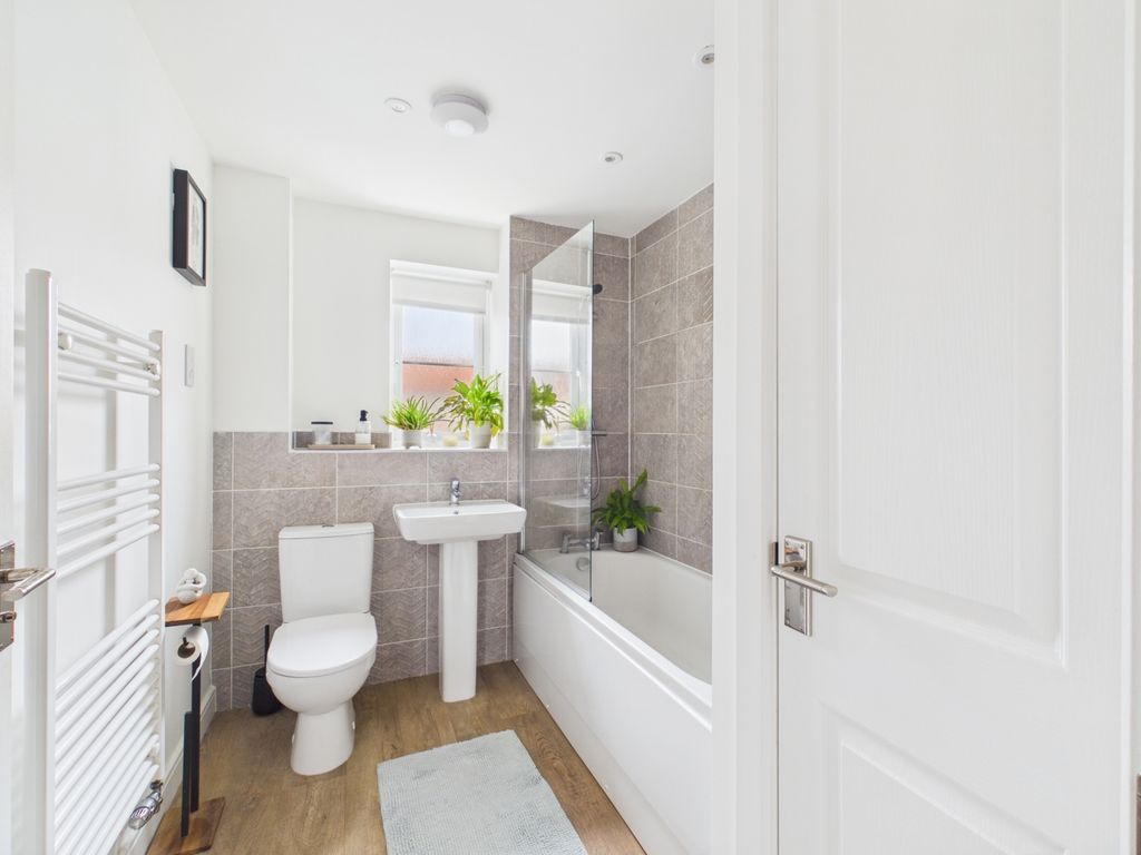 Additional image 10 of 2 bed flat for saleStud Road, Barleythorpe, Oakham LE15