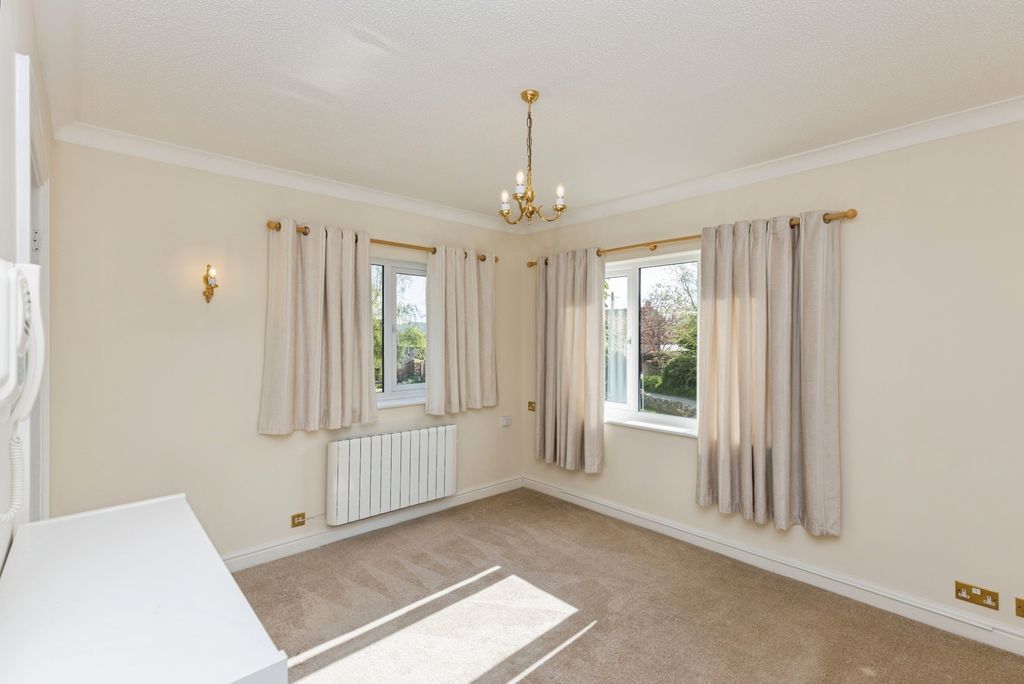 Additional image 10 of 2 bed flat for salePegasus Court, Gloucestershire GL54
