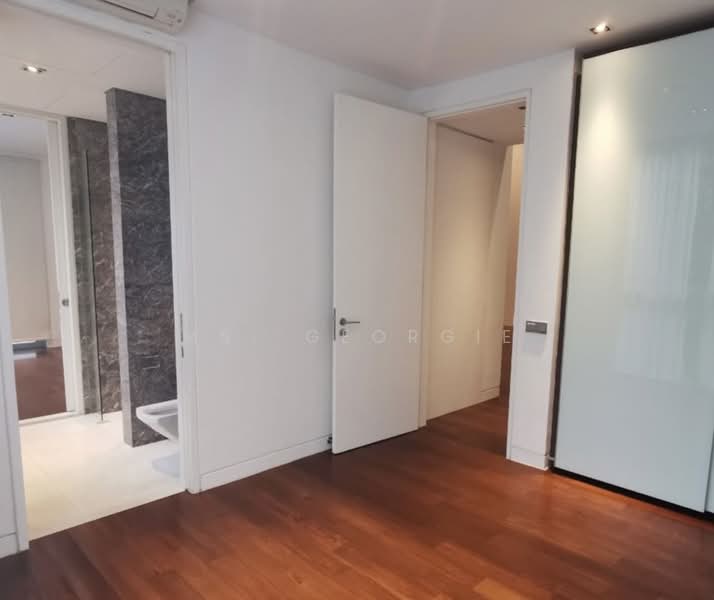 Exclusive Ground Floor Duplex with Private Courtyard & Lap Pool photo 4