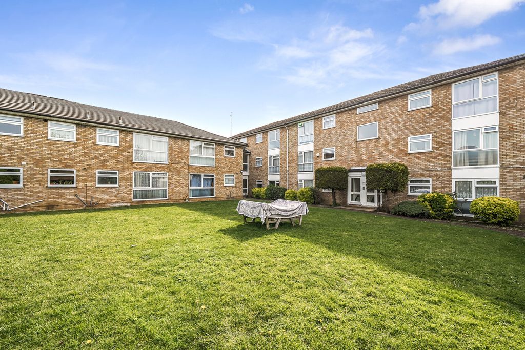 Additional image 8 of 2 bed flat for saleNigel Close, Northolt UB5