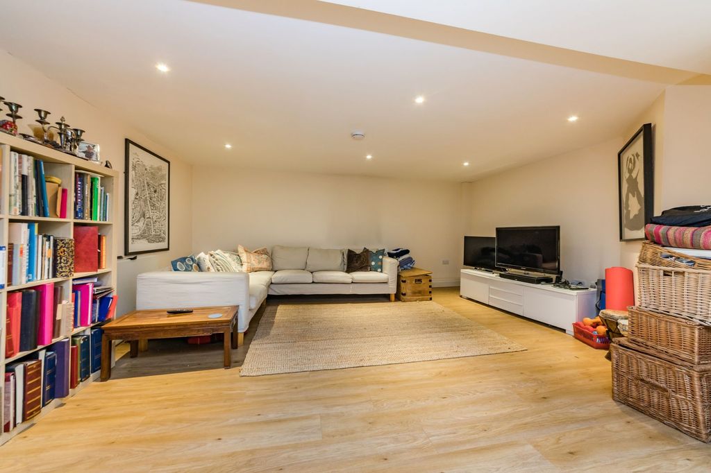 4 bed end terrace house for saleSun Street, Lewes BN7