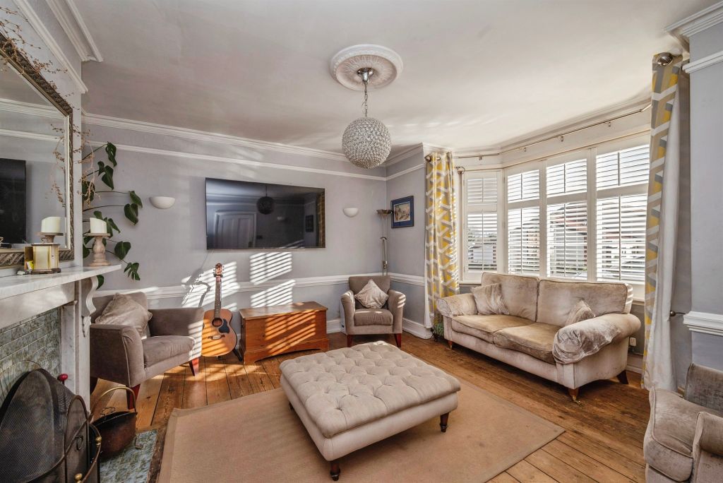 5 bed semi-detached house for saleNorwich Road, North Walsham NR28 photo 2