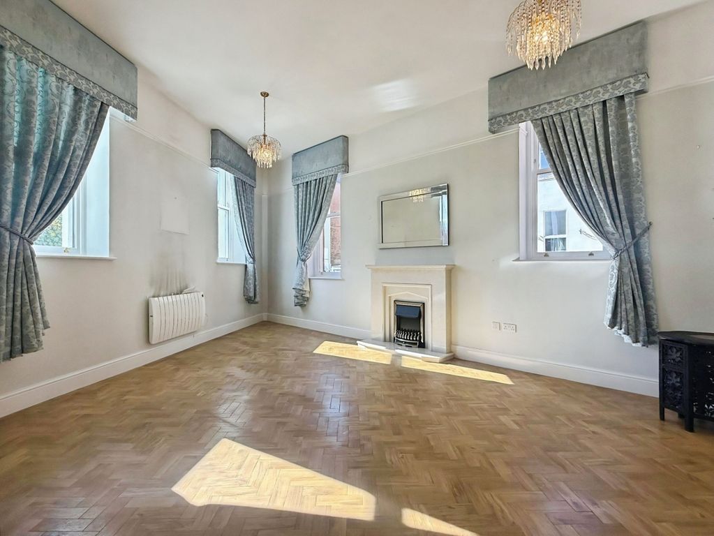 3 bed flat for saleWillow Drive, Cheddleton, Staffordshire ST13 photo 5