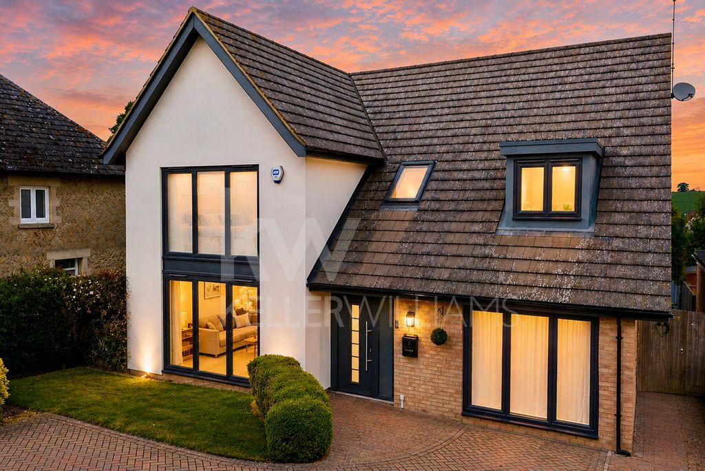 4 bed detached house for saleDenton Road, Horton, Northampton NN7