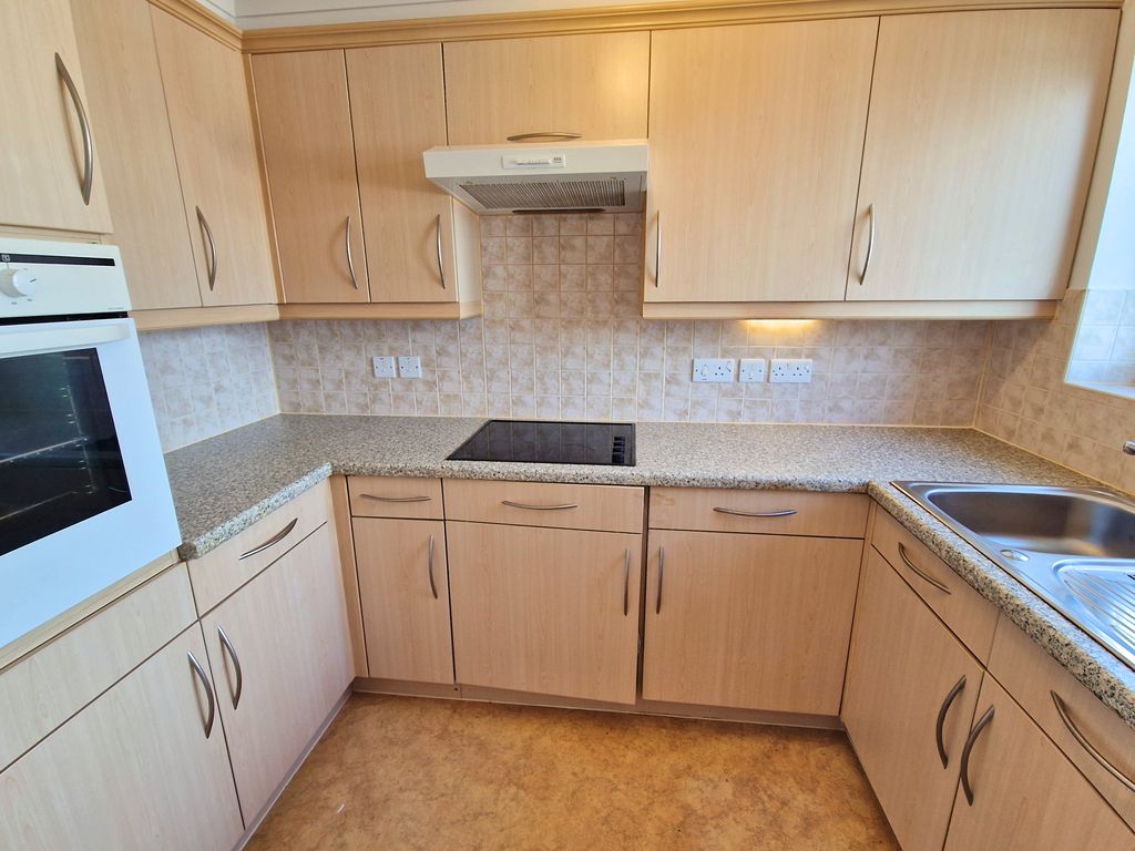 Additional image 5 of 1 bed flat for saleStoneleigh Court, John Street, Porthcawl CF36