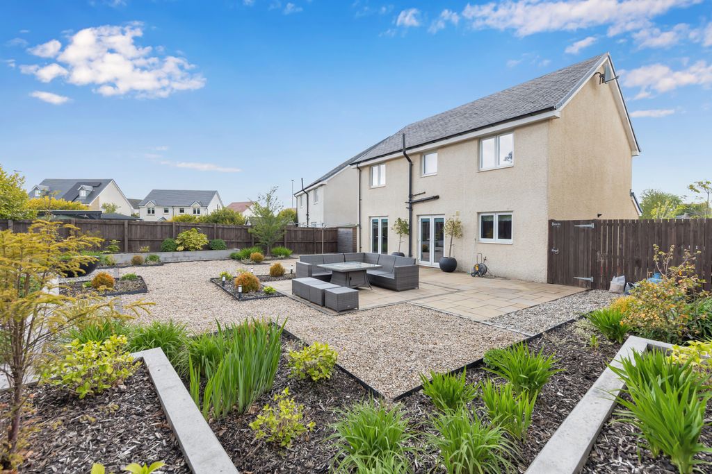 Additional image 19 of 4 bed detached house for sale4 Corby Craig Crescent, Bilston, Roslin EH25