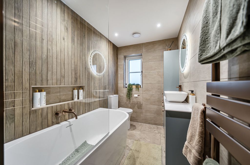 Additional image 14 of 2 bed bungalow for saleKingsmead, Lechlade, Gloucestershire GL7