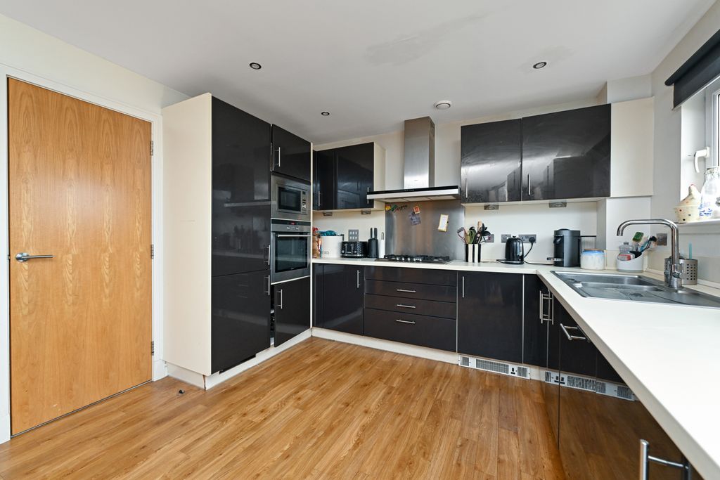 Additional image 11 of 4 bed town house for sale70 Burnbrae Road, Bonnyrigg EH19