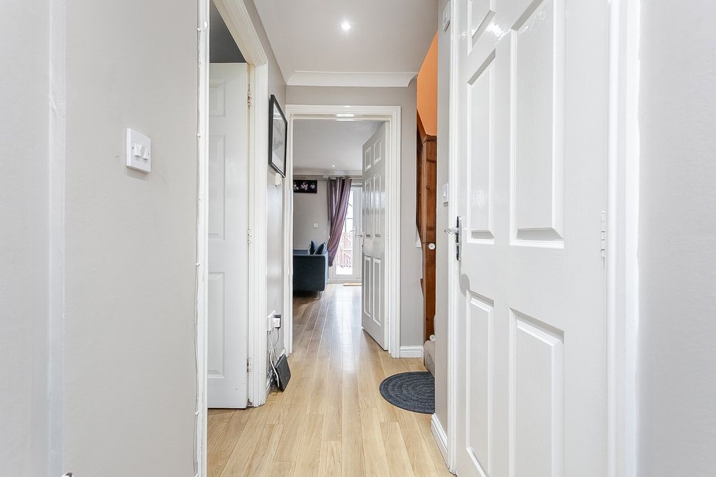 Additional image 10 of 3 bed terraced house for saleBurnbrae Pend, Bonnyrigg EH19