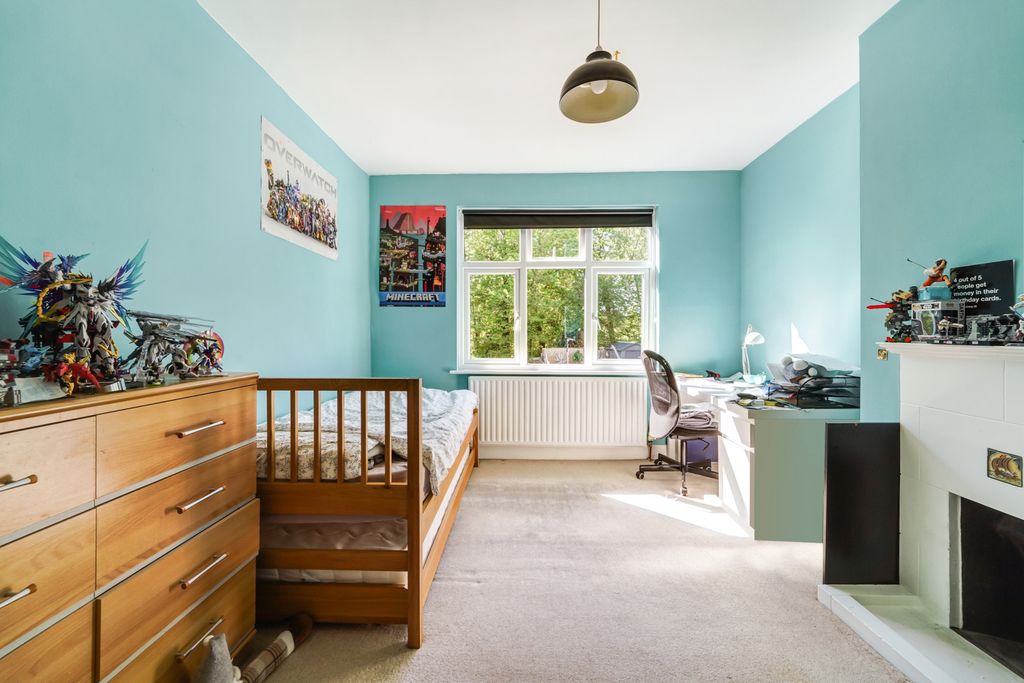 Additional image 10 of 5 bed semi-detached house for saleHillcross Avenue, Morden SM4