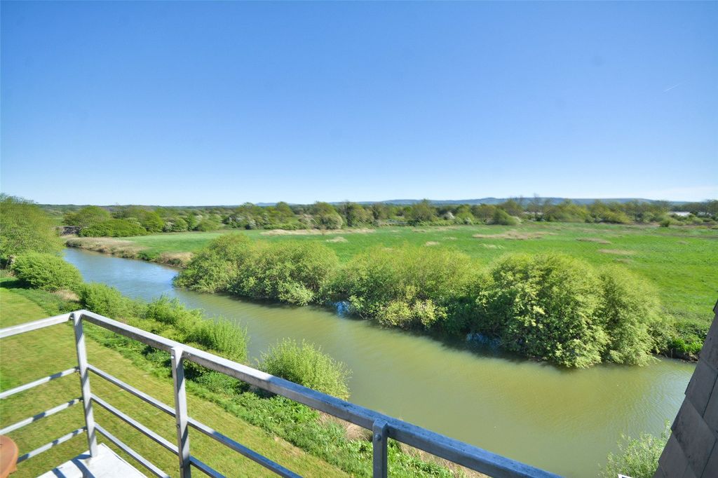 Additional image 2 of 3 bed flat for saleArun Prospect, Station Road, Pulborough, West Sussex RH20