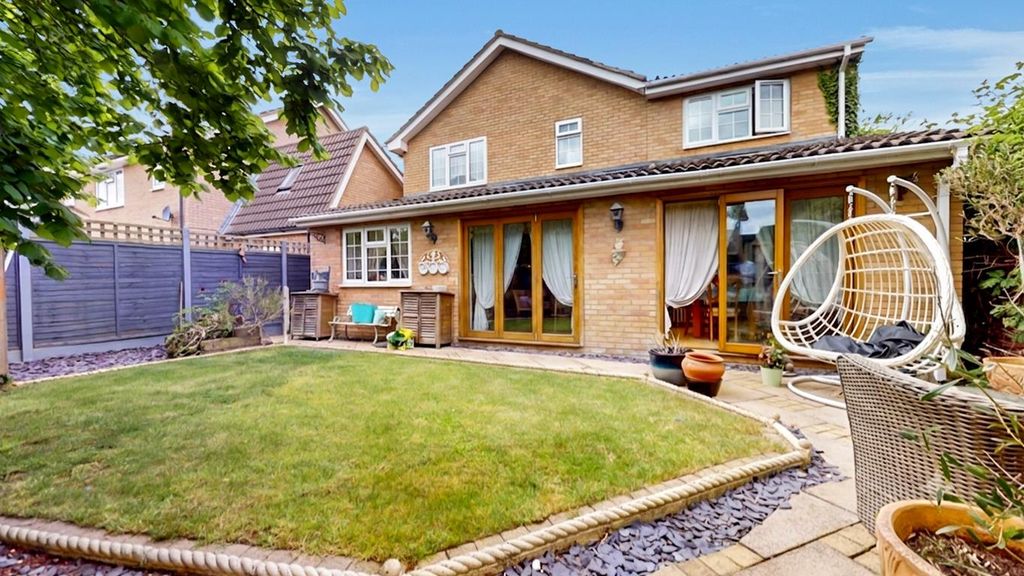 Additional image 2 of 4 bed detached house for saleYeats Close, Newport Pagnell MK16
