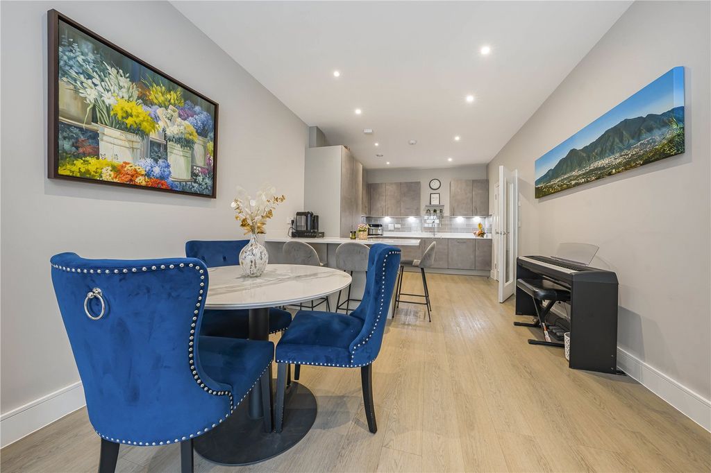 Additional image 6 of 2 bed flat for saleCoombe Road, New Malden KT3