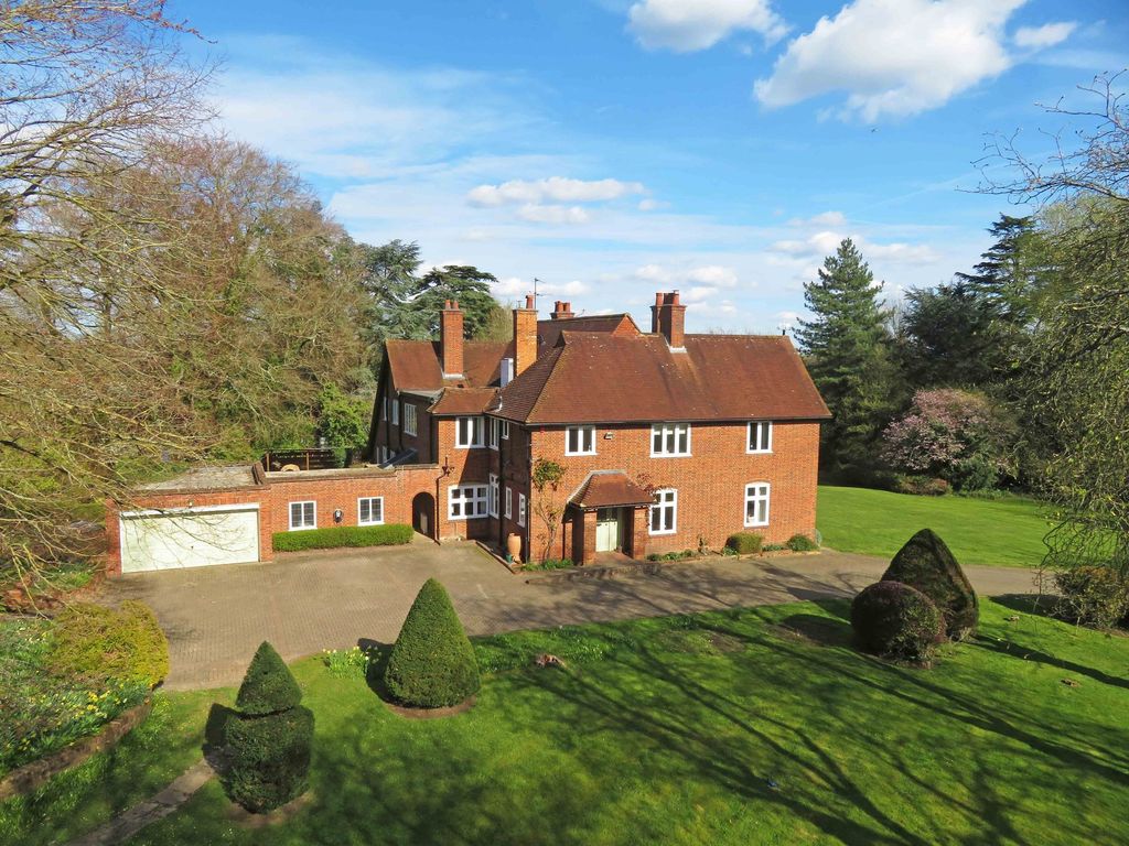 5 bed detached house for saleWinter Hill Road, Maidenhead SL6