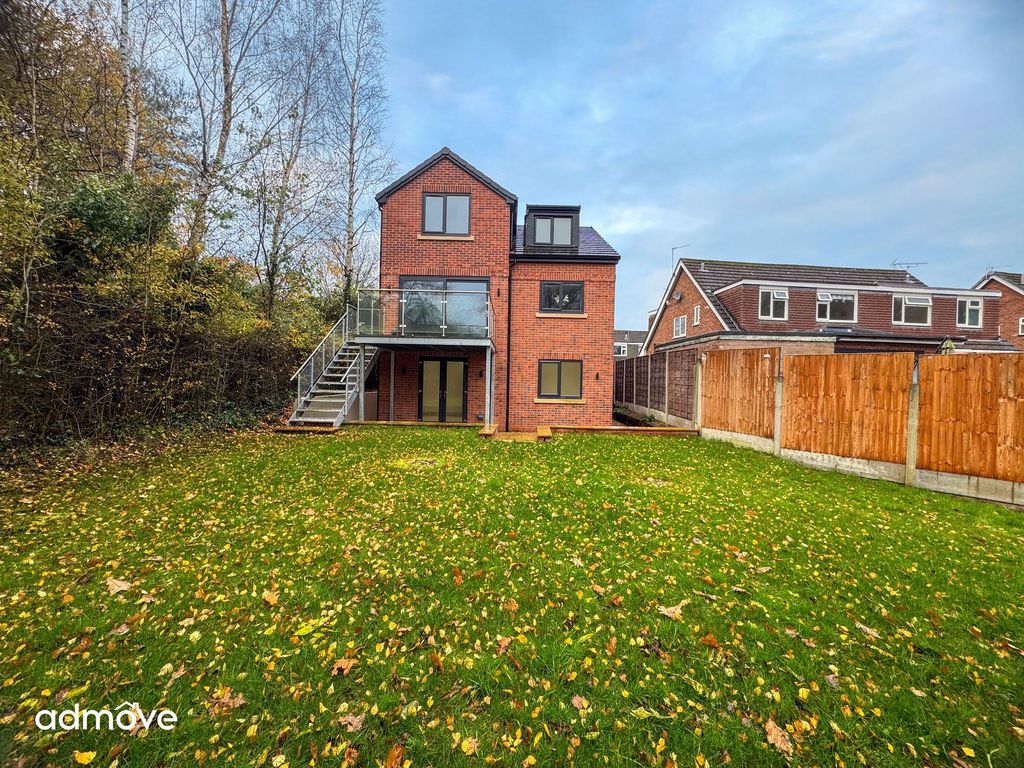 5 bed detached house for saleWillow House, Brookside Avenue WA13 photo 4