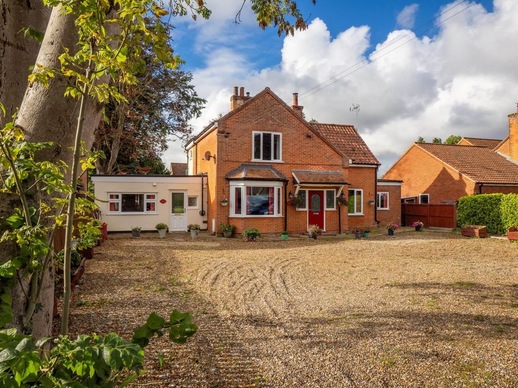 4 bed detached house for saleCromer Road, North Walsham NR28