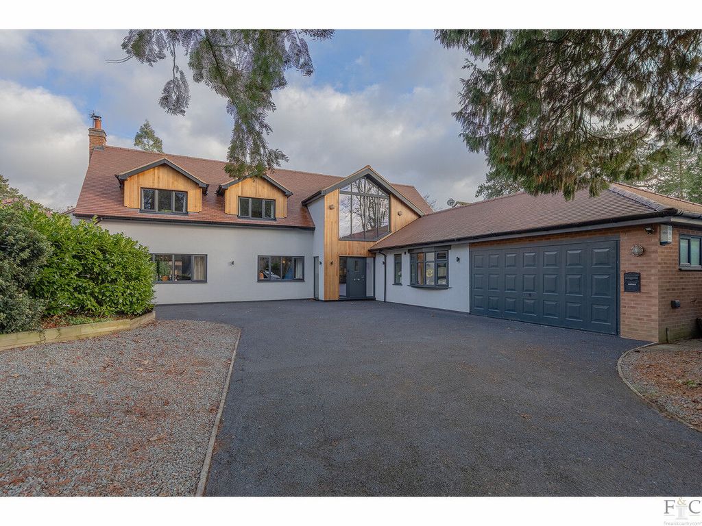 5 bed detached house for saleForest Drive, Kirby Muxloe LE9