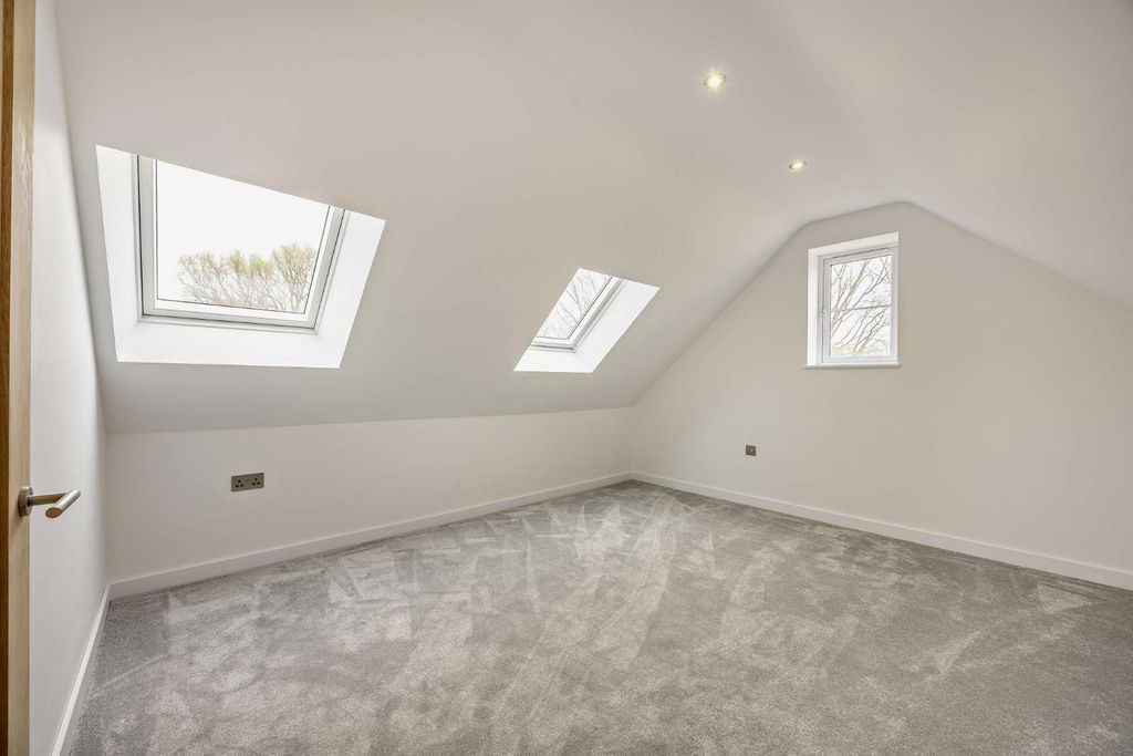Additional image 15 of 6 bed detached house for salePerrinsfield, Lechlade, Gloucestershire GL7