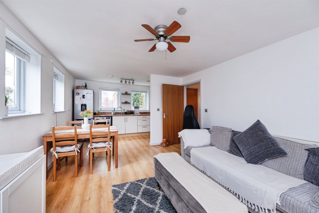 Additional image 4 of 1 bed flat for saleAddenbrookes Road, Newport Pagnell MK16