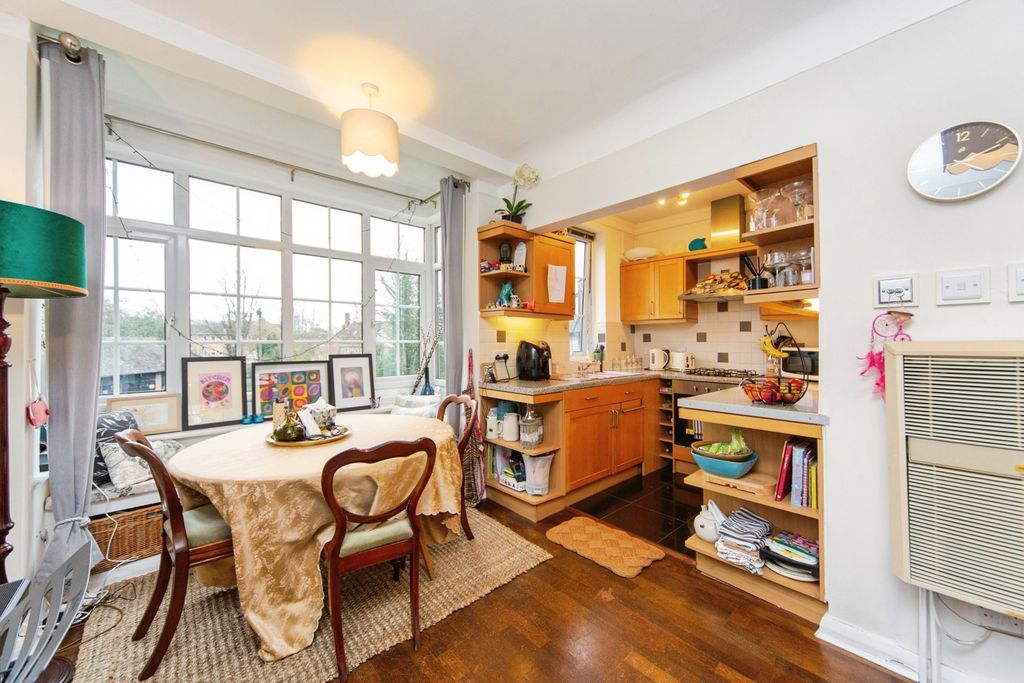 Additional image 8 of 2 bed flat for saleVictoria Gardens, Prenton CH43