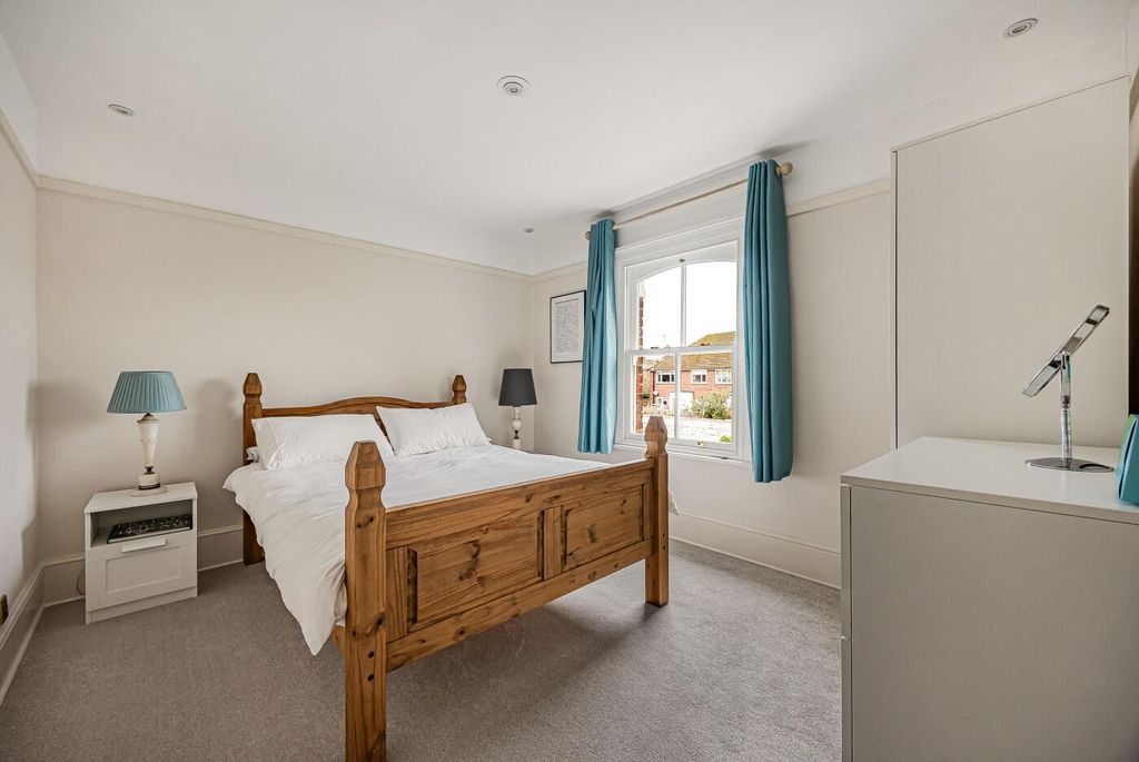 Additional image 20 of 5 bed detached house for saleStation Road, Marlow, Buckinghamshire SL7