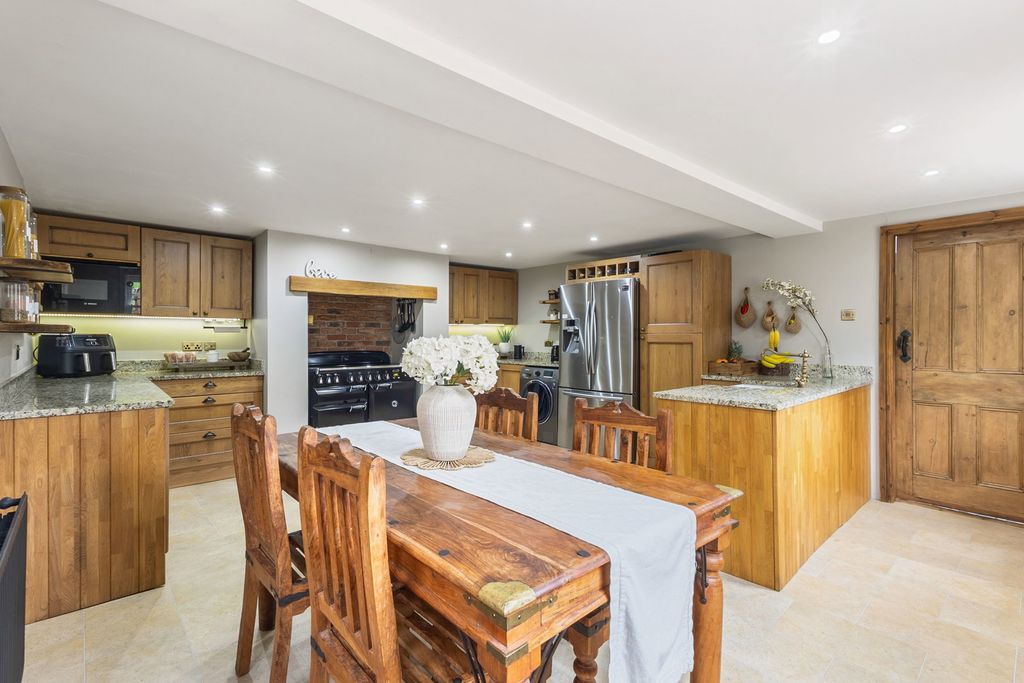 Additional image 6 of 4 bed detached house for saleCastle Cottage, Spink Lane, Pontefract WF8