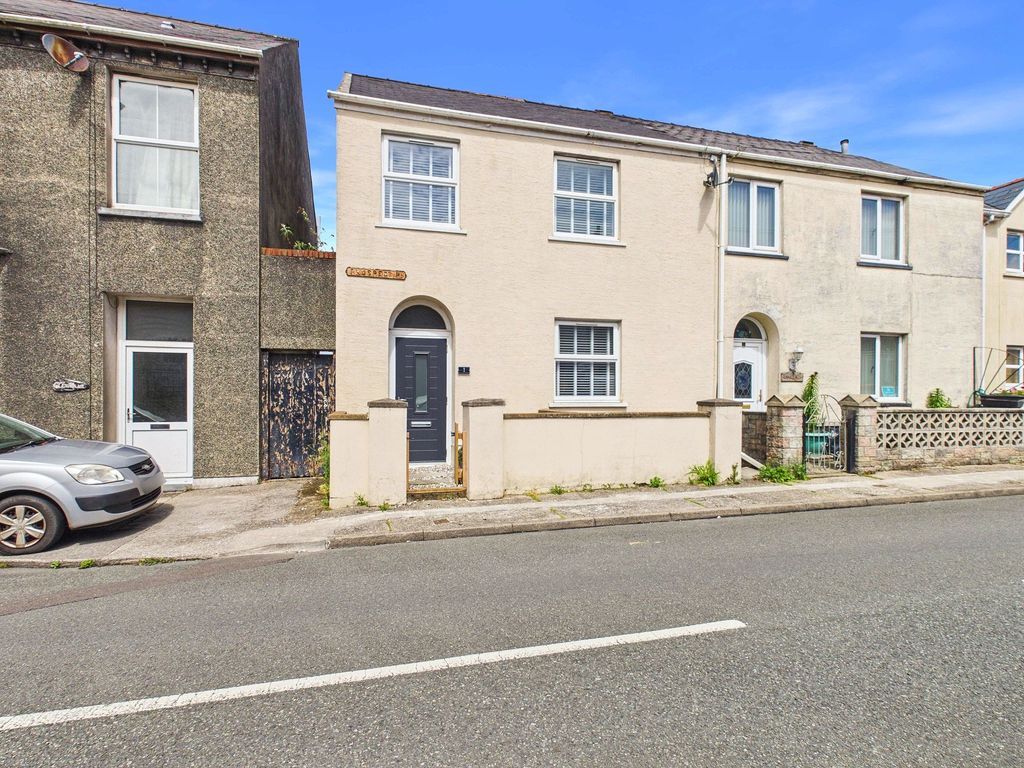 3 bed semi-detached house for saleProspect Place, Pembroke Dock SA72