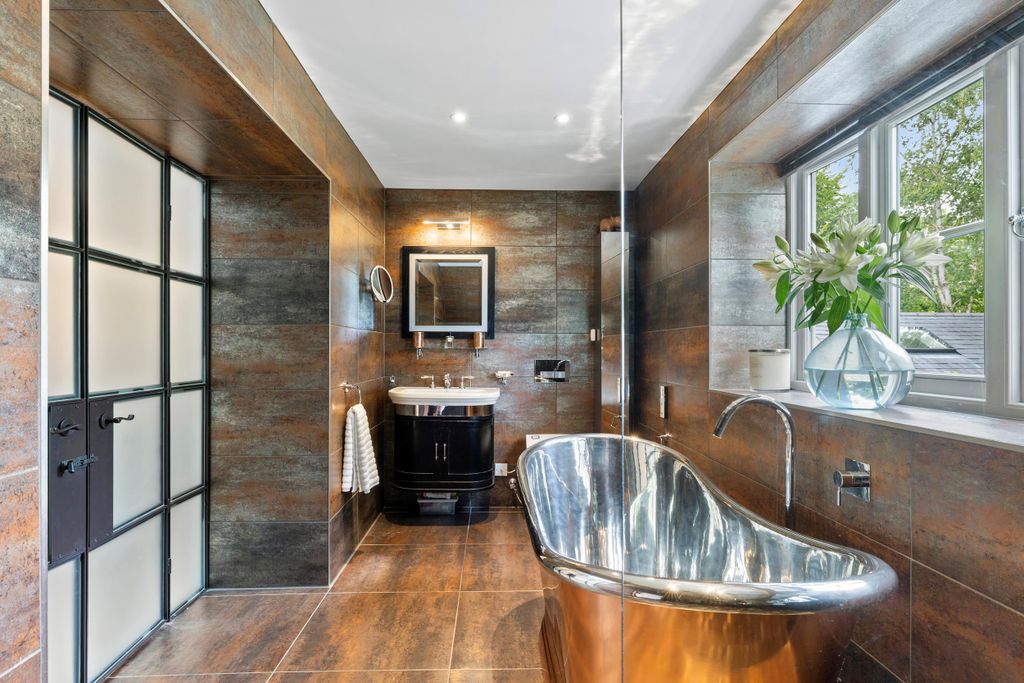 Additional image 13 of 5 bed town house for saleLower Mill Street, Ludlow, Shropshire SY8