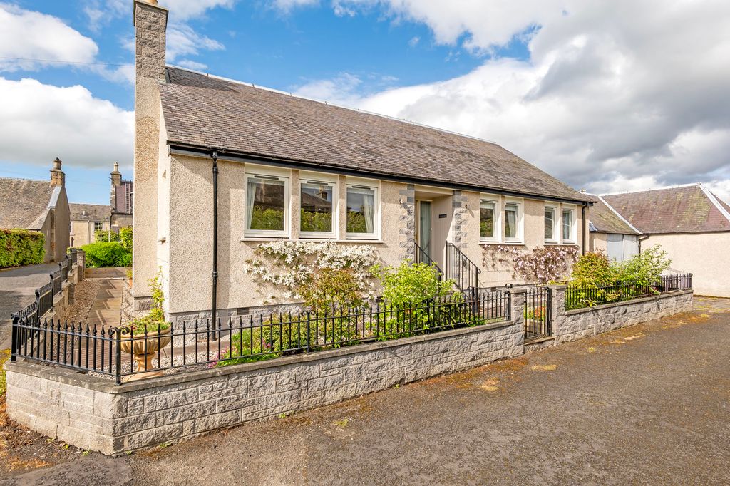 3 bed detached bungalow for saleKincraig, Greenside, Peebles EH45