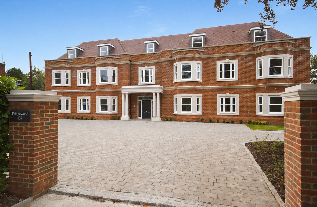2 bed flat for saleDucks Hill Road, Northwood HA6