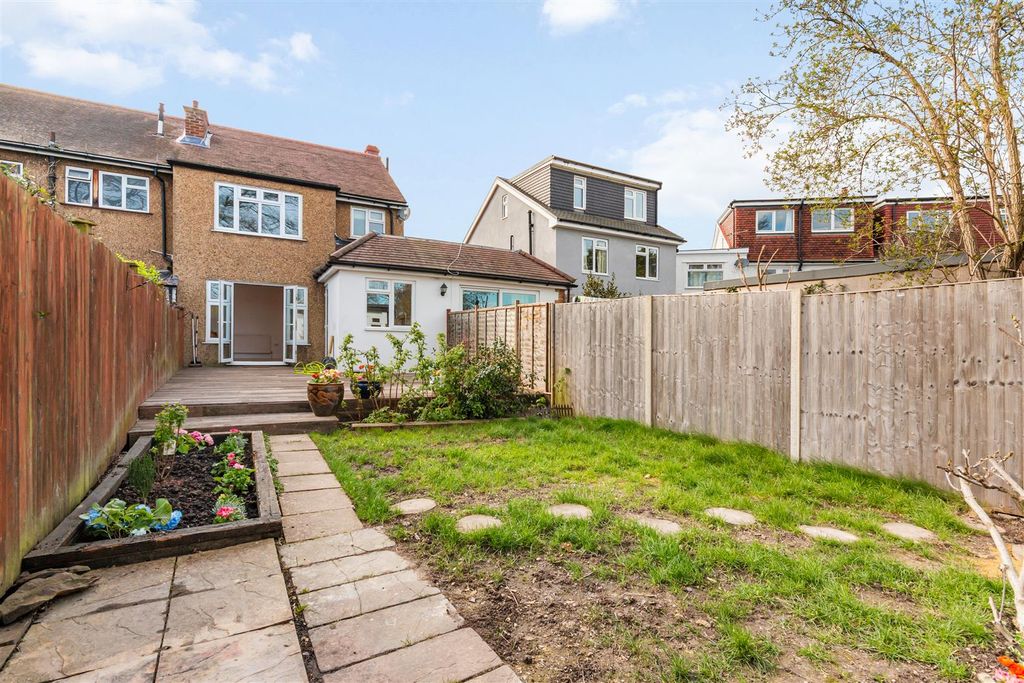 Additional image 8 of 3 bed end terrace house for saleMonkleigh Road, Morden SM4