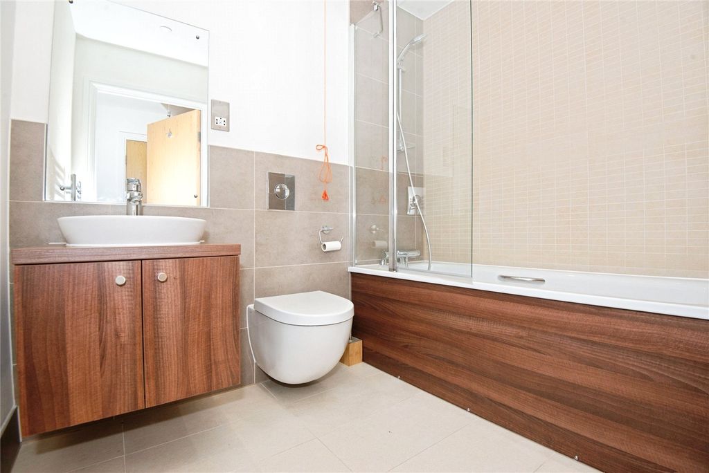 Additional image 6 of 2 bed flat for saleEaves Court, Princes Risborough HP27