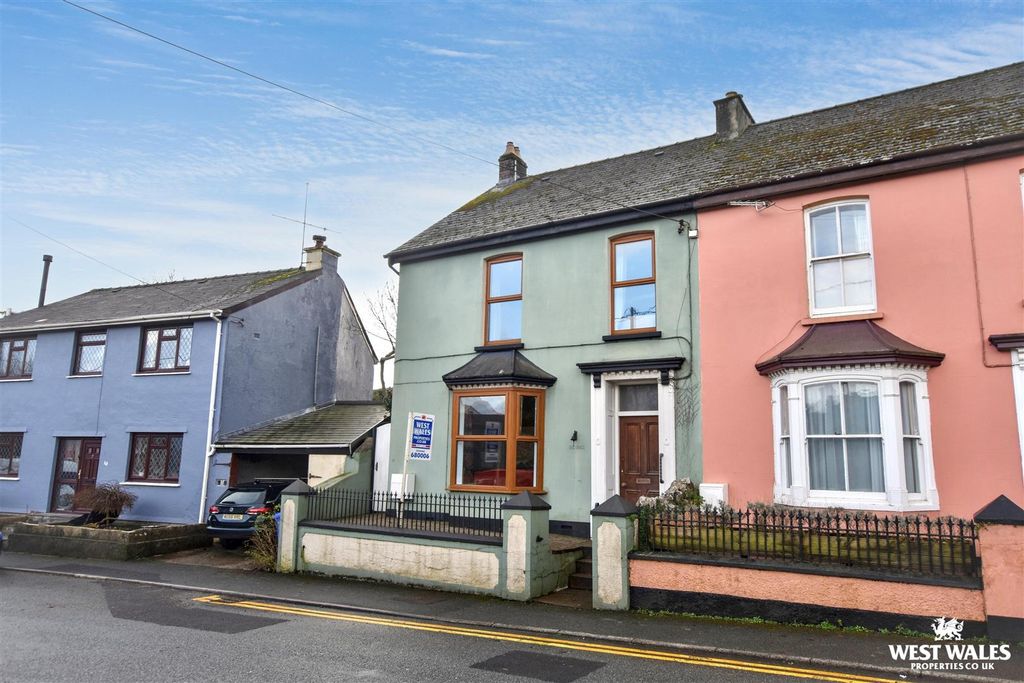 3 bed semi-detached house for saleHolyland Road, Pembroke SA71