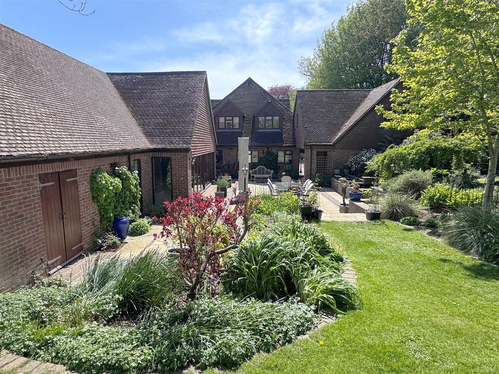 Additional image 13 of 6 bed detached house for saleBickleigh Ridge, Yew Gate, Newbury RG14