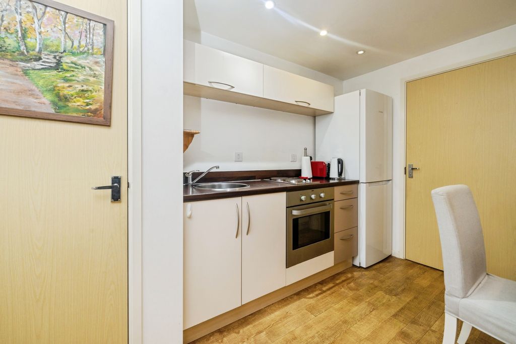 Additional image 3 of 1 bed flat for salePitcairn Avenue, Lincoln LN2