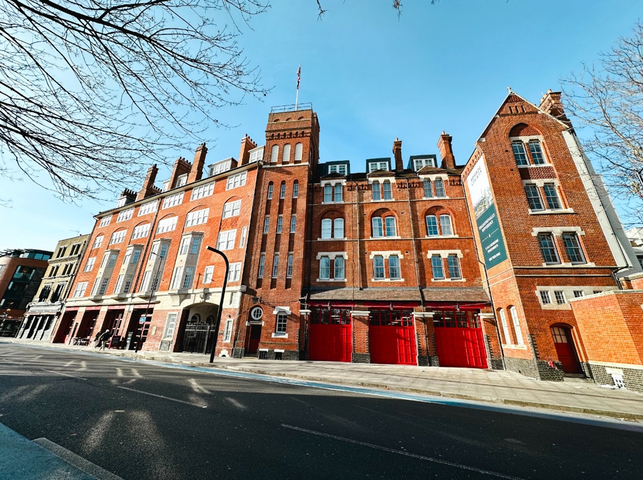 1 Bed Flat, Brigade Court, SE1, N1 7GU