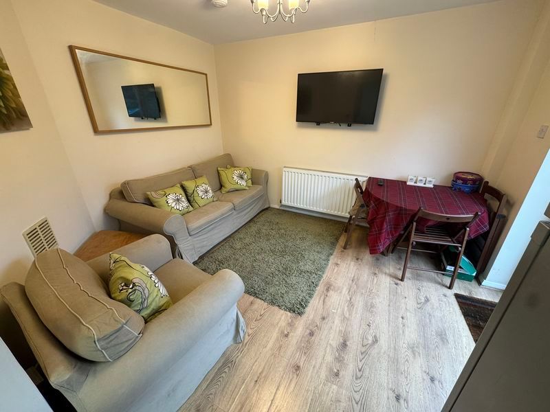 Additional image 7 of 5 bed semi-detached house for saleRuislip Road, Northolt UB5