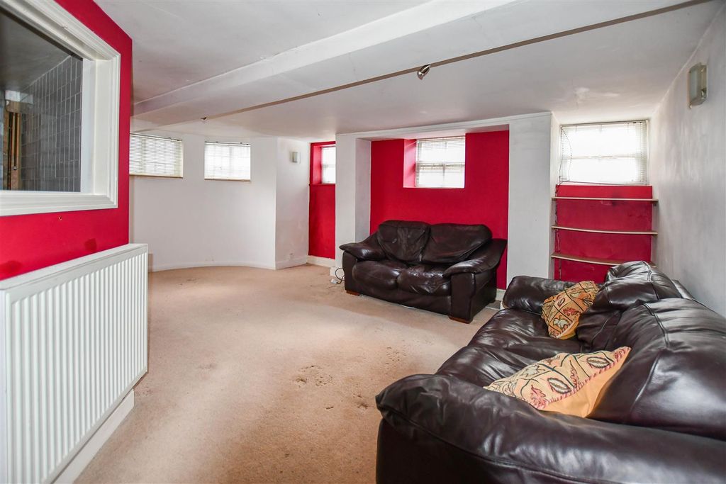 Additional image 5 of 2 bed flat for saleHigh Street, Newmarket CB8