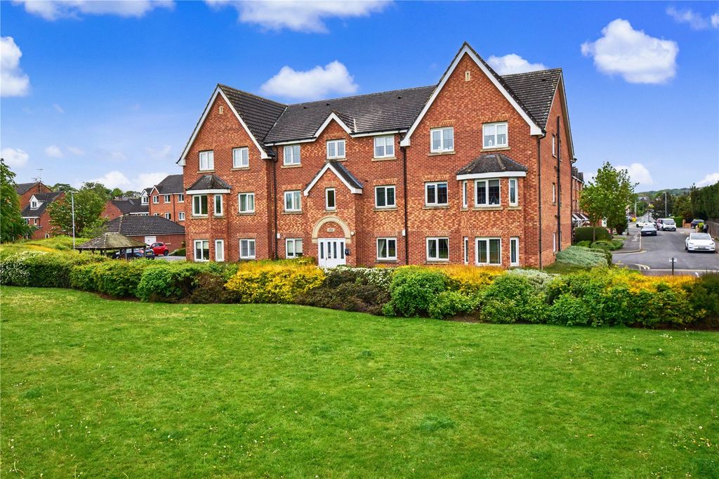 2 bed flat for salePavilion Gardens, Farsley, Pudsey LS28