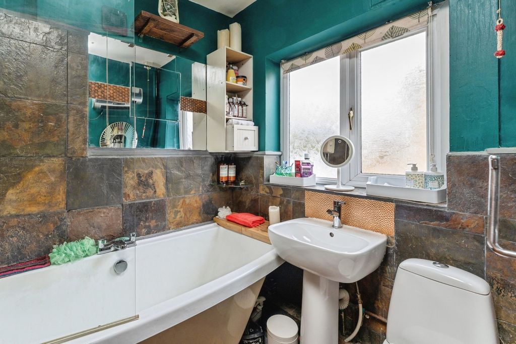 Additional image 18 of 3 bed semi-detached house for saleOlive Drive, Neston, Cheshire CH64