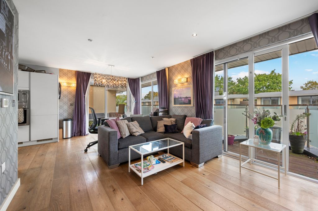 Additional image 6 of 2 bed flat for saleWest Barnes Lane, Raynes Park, New Malden KT3