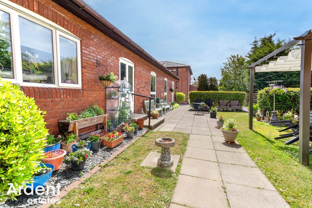Additional image 9 of 1 bed property for saleHigh Street, Maldon CM9